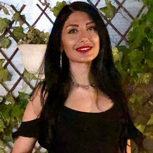 Meet your Posher, Yassaman